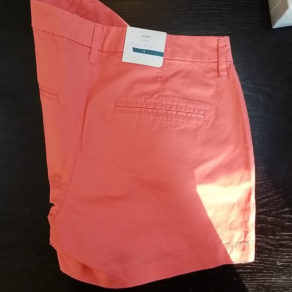 Old Navy Shorts - Picture 2 of 3